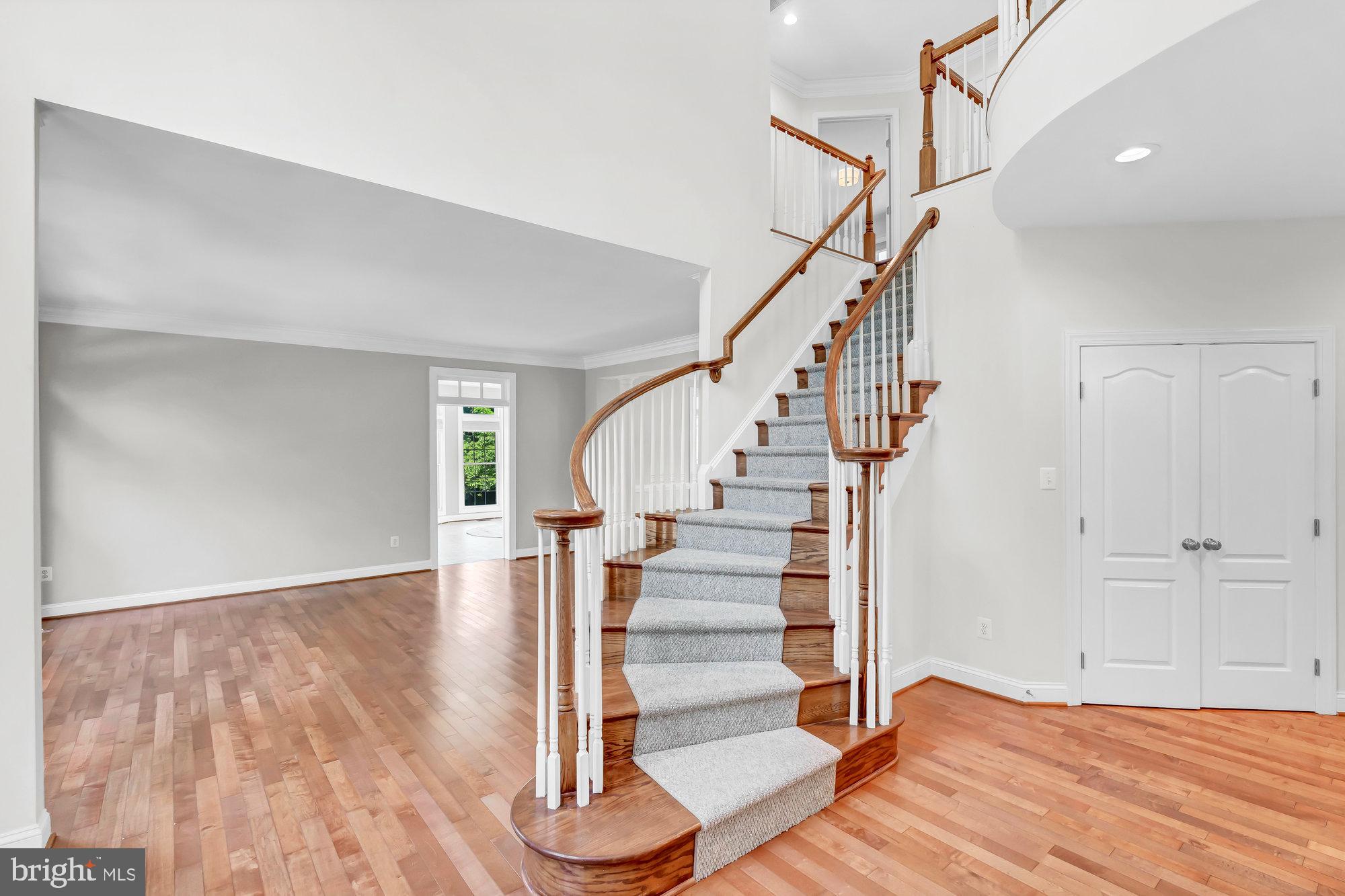 WOODLAND ESTATES - Residential