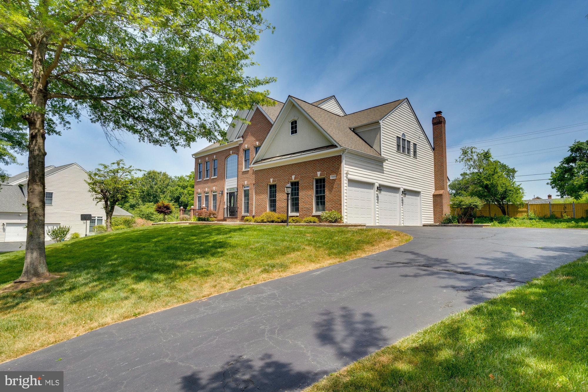 WOODLAND ESTATES - Residential