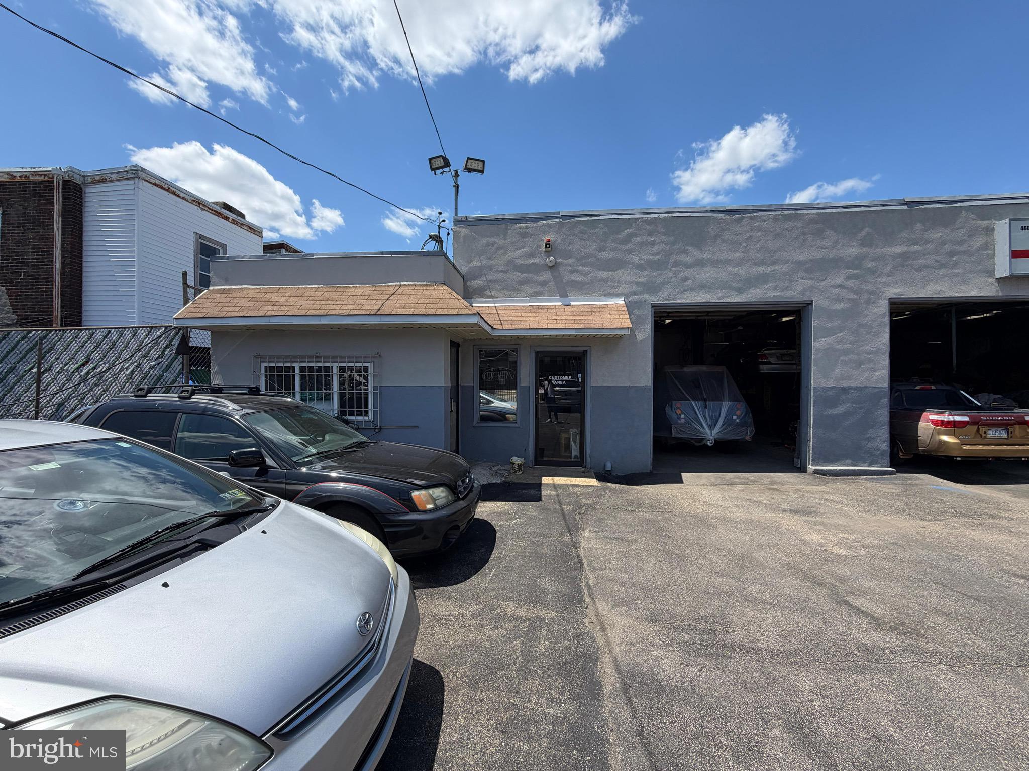 4600 N FRONT STREET 12