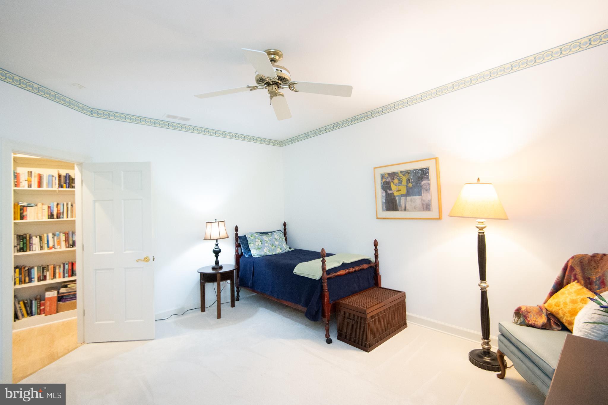 HORNS POINT - Residential