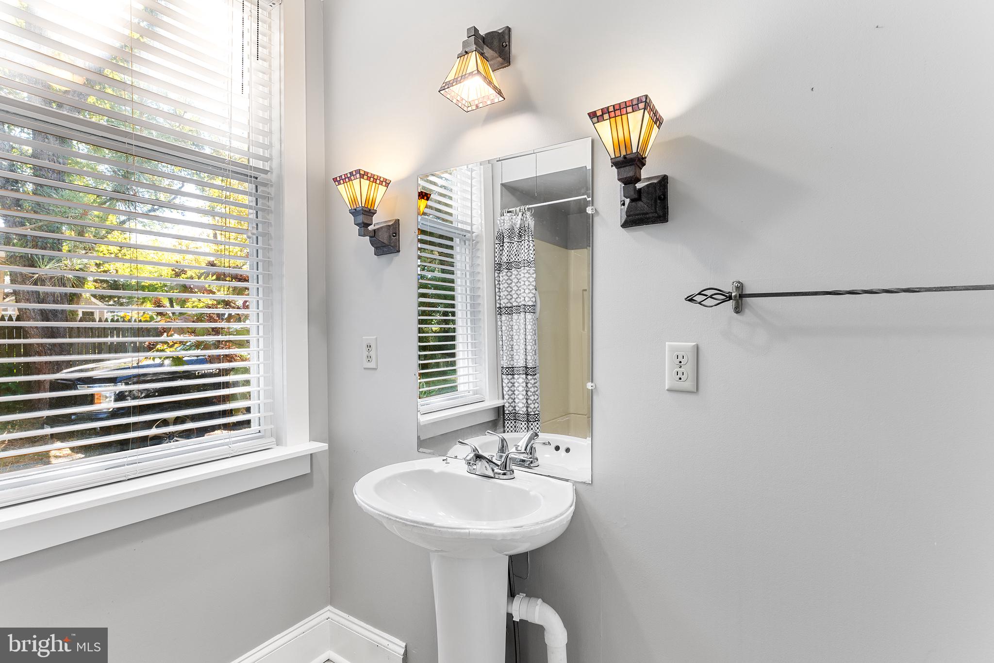 CRUMPTON - Residential