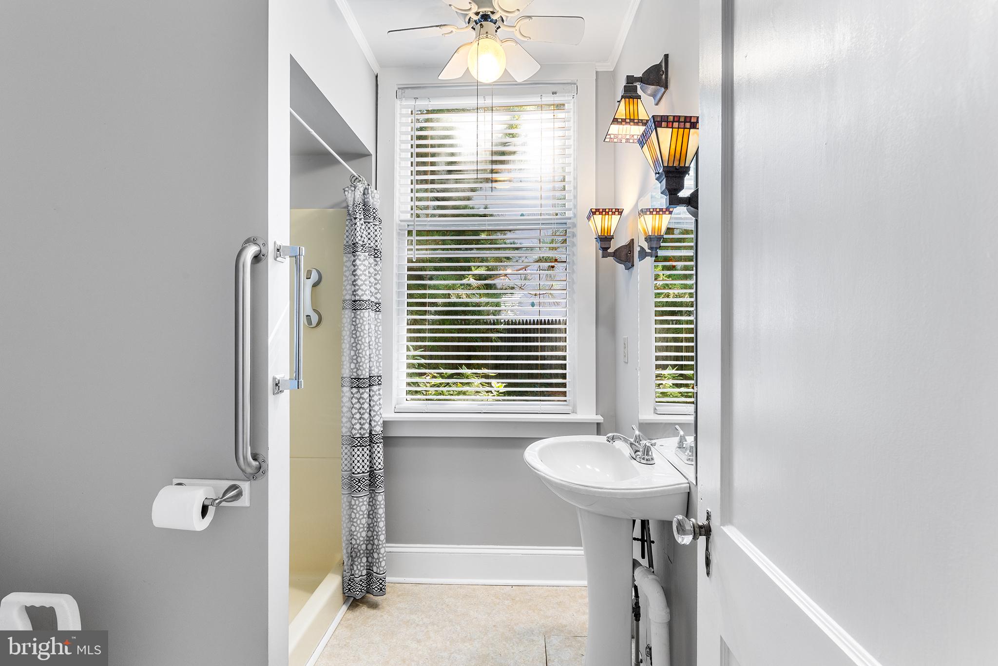 CRUMPTON - Residential