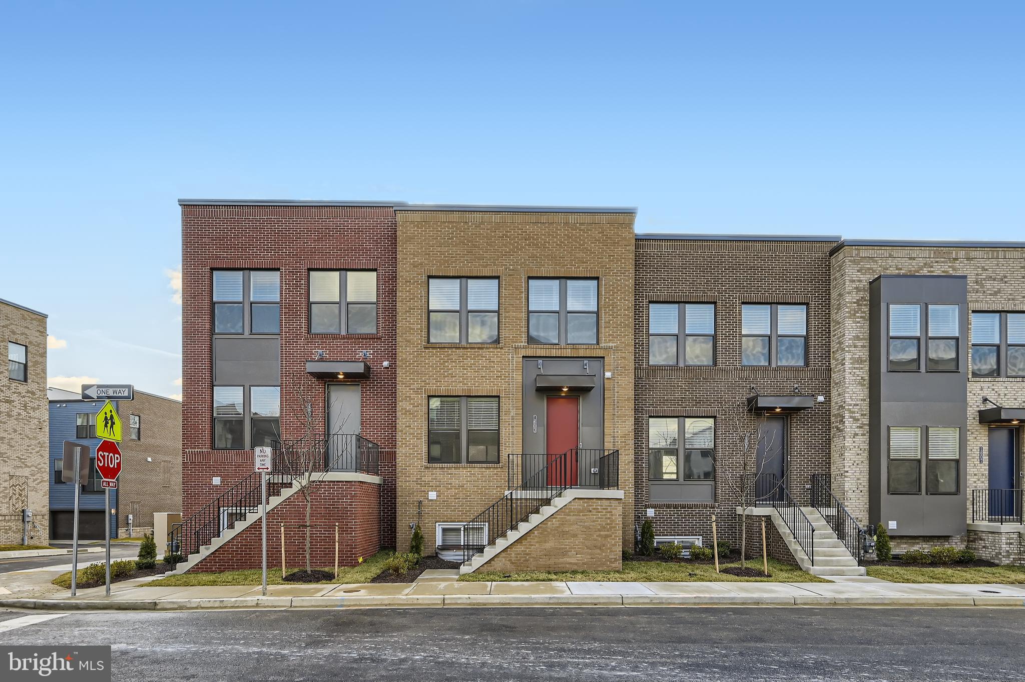 MEDFIELD - Residential