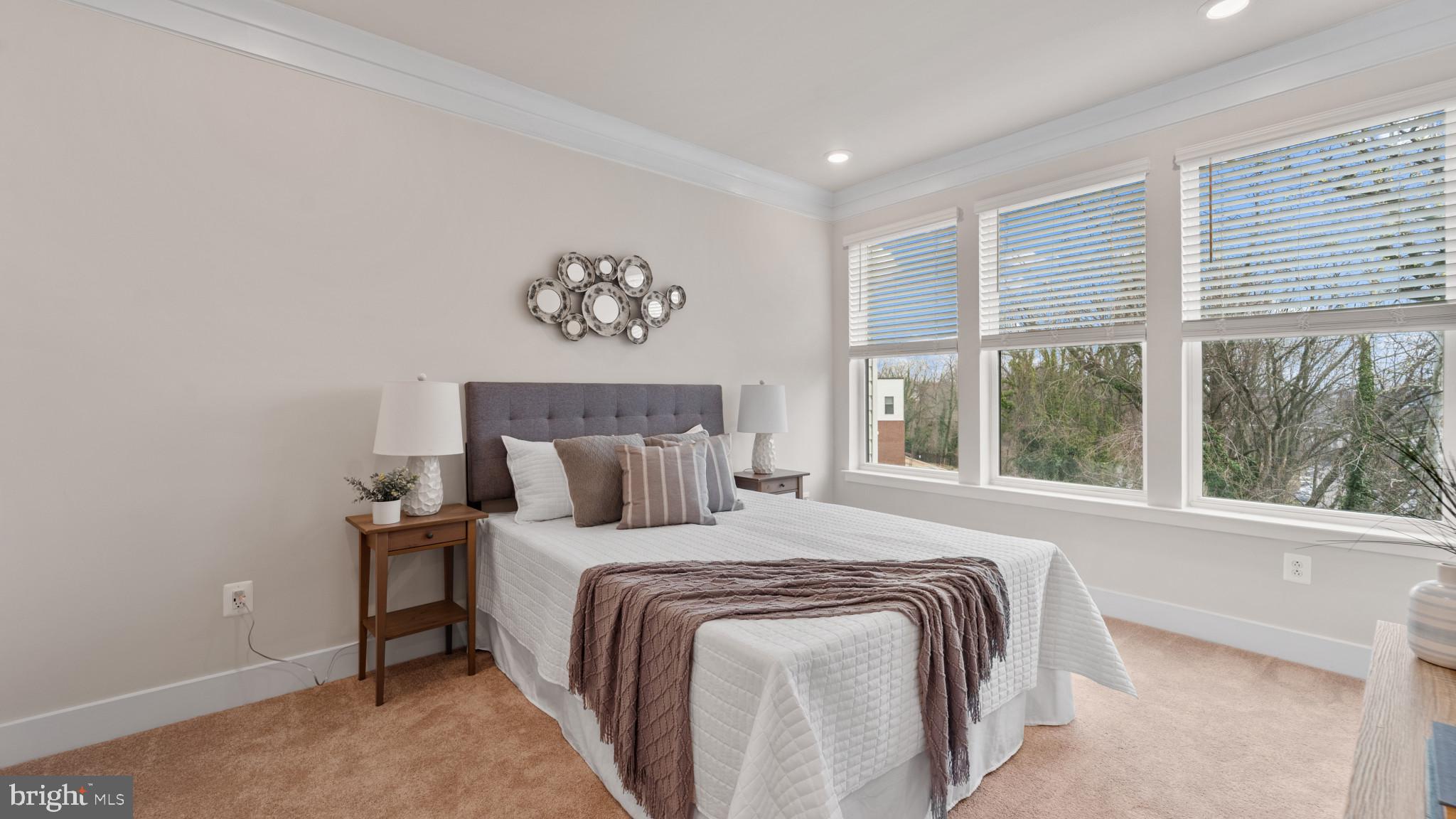 MEDFIELD - Residential