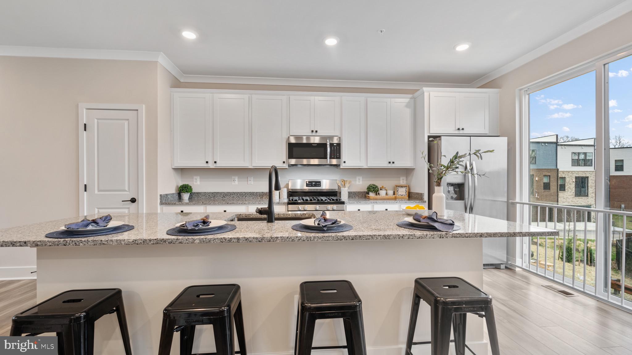 MEDFIELD - Residential