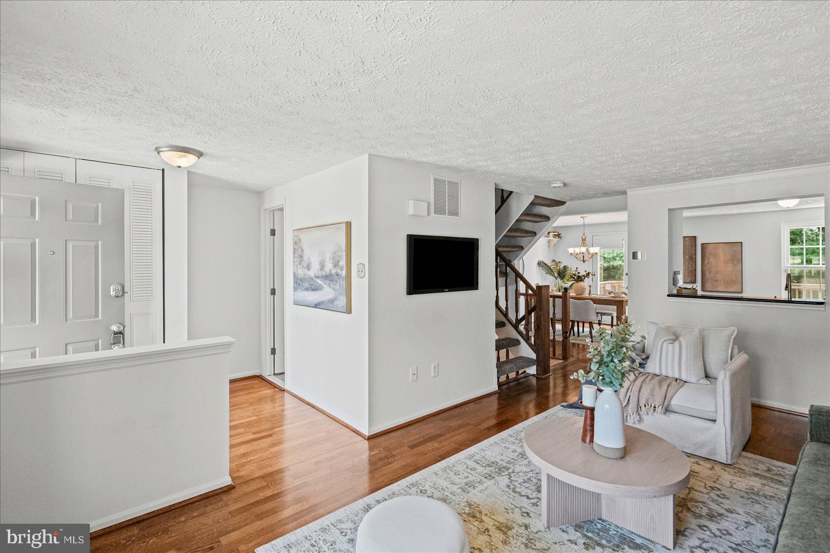 1109 OAKWOOD LANE