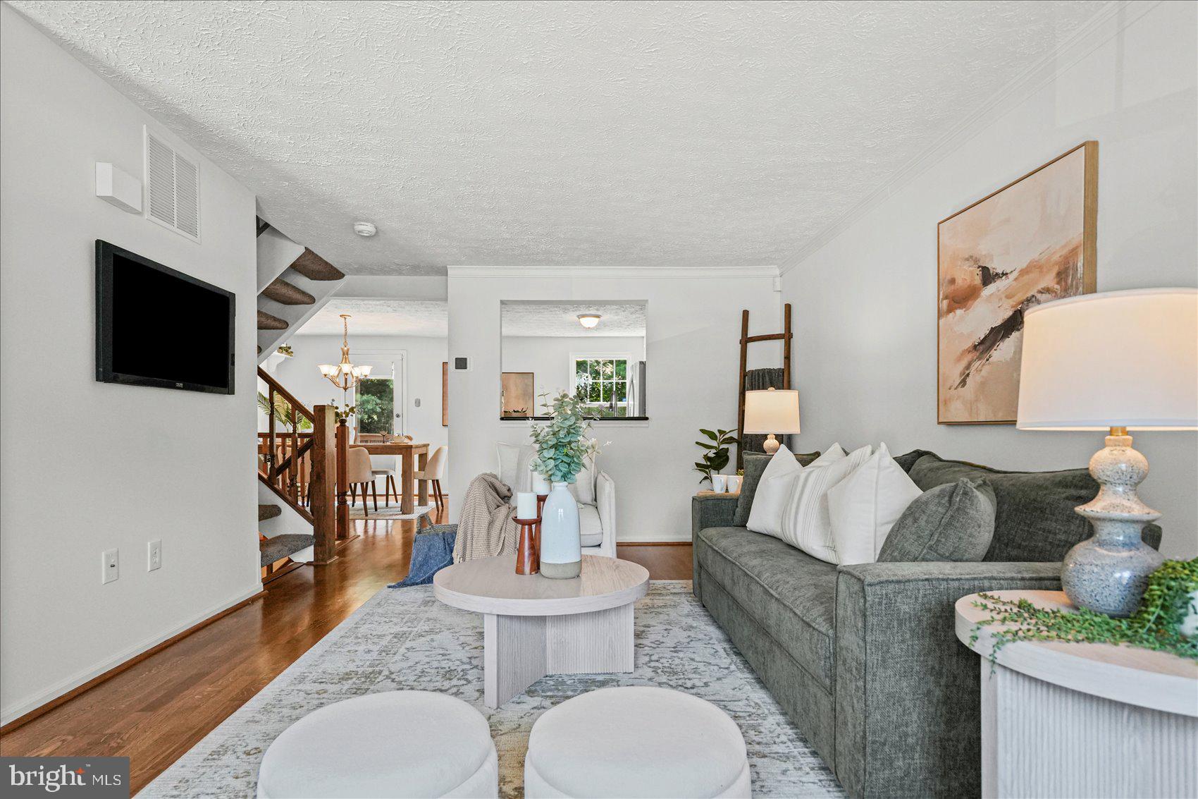 1109 OAKWOOD LANE