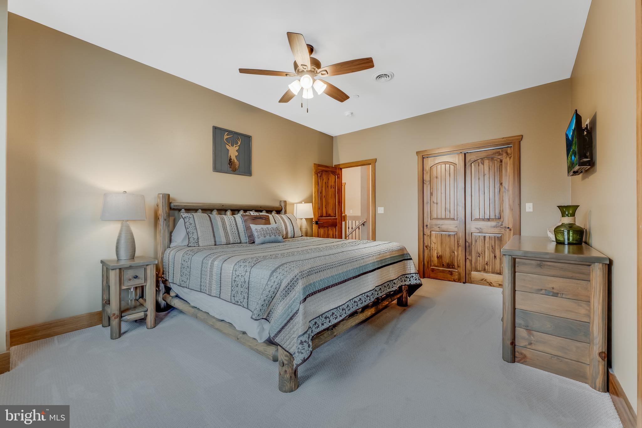 OVERLOOK CABINS - Residential