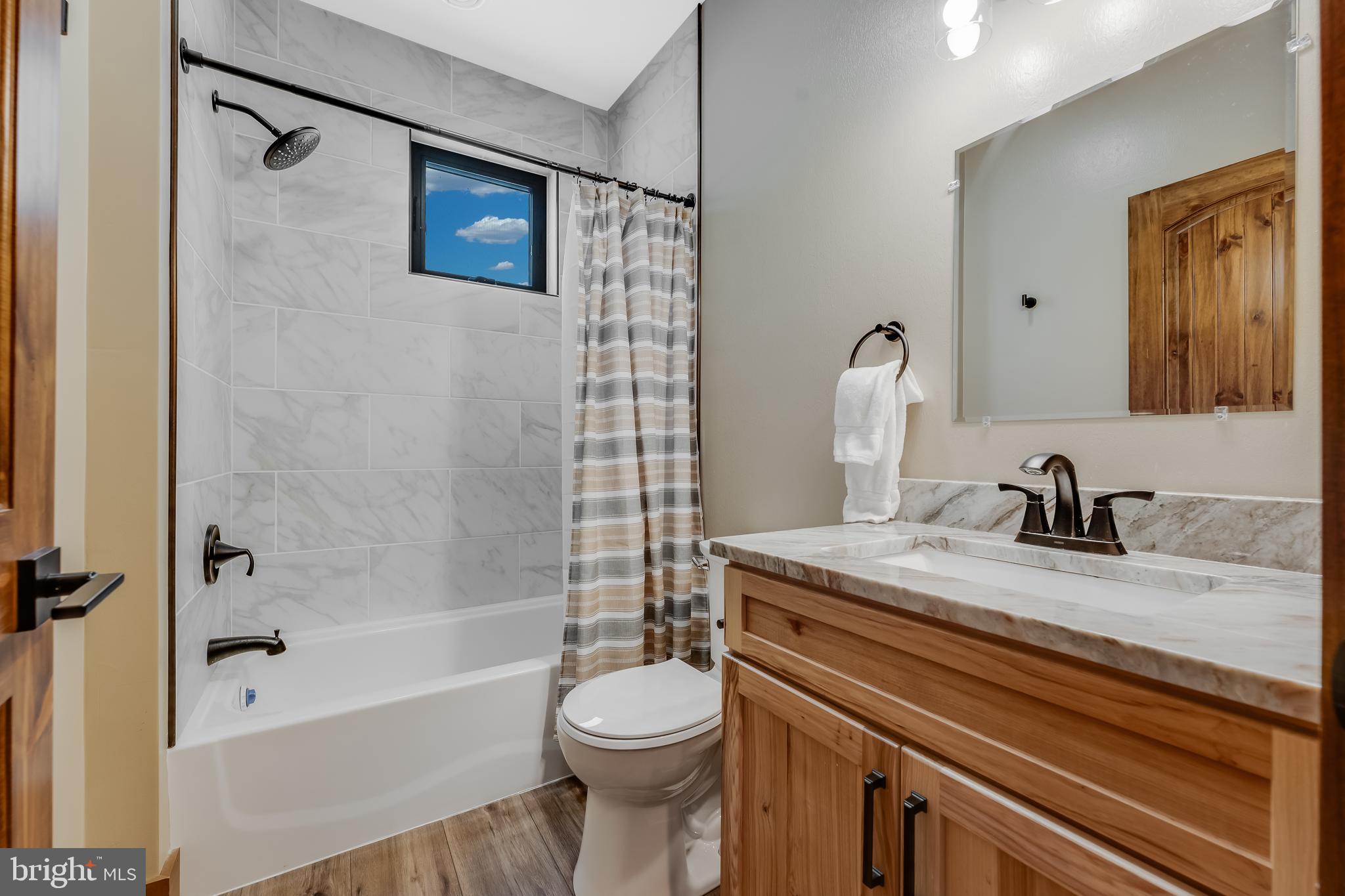 OVERLOOK CABINS - Residential