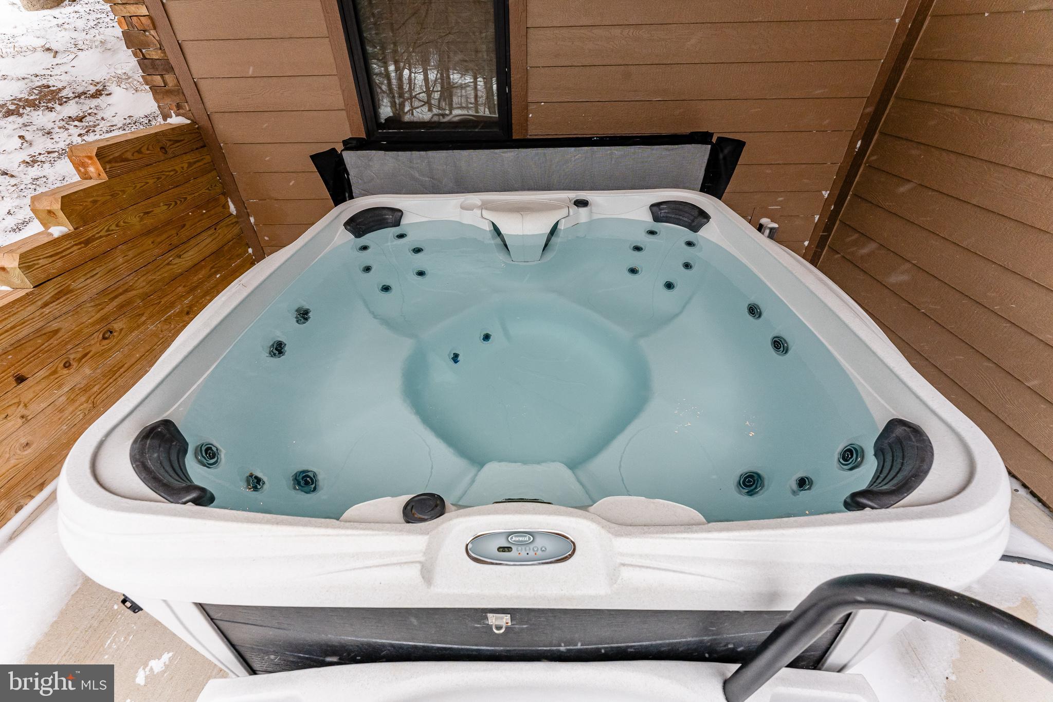 OVERLOOK CABINS - Residential