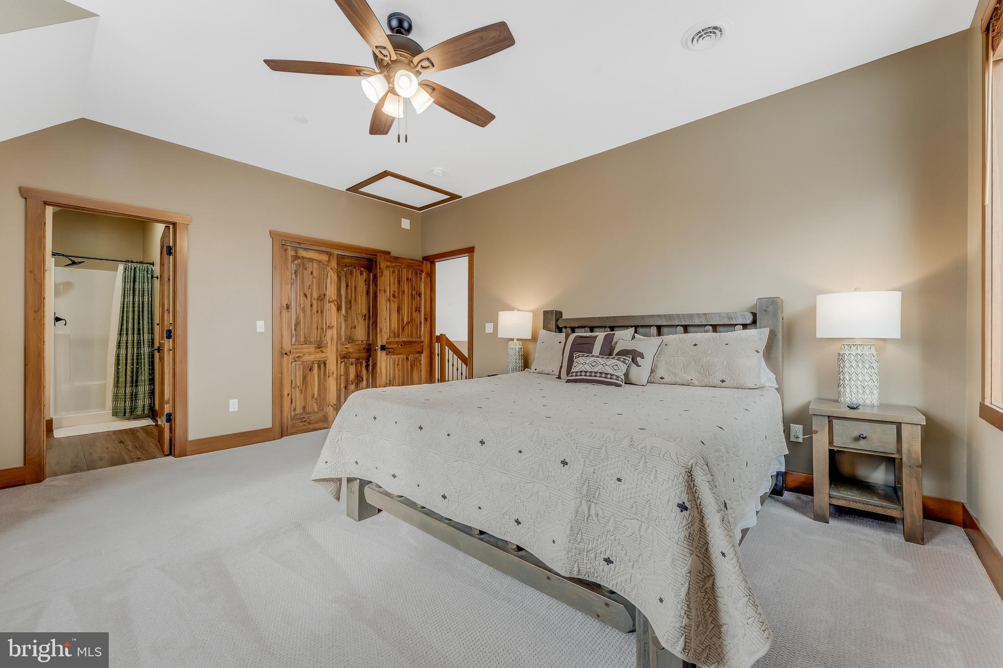 OVERLOOK CABINS - Residential