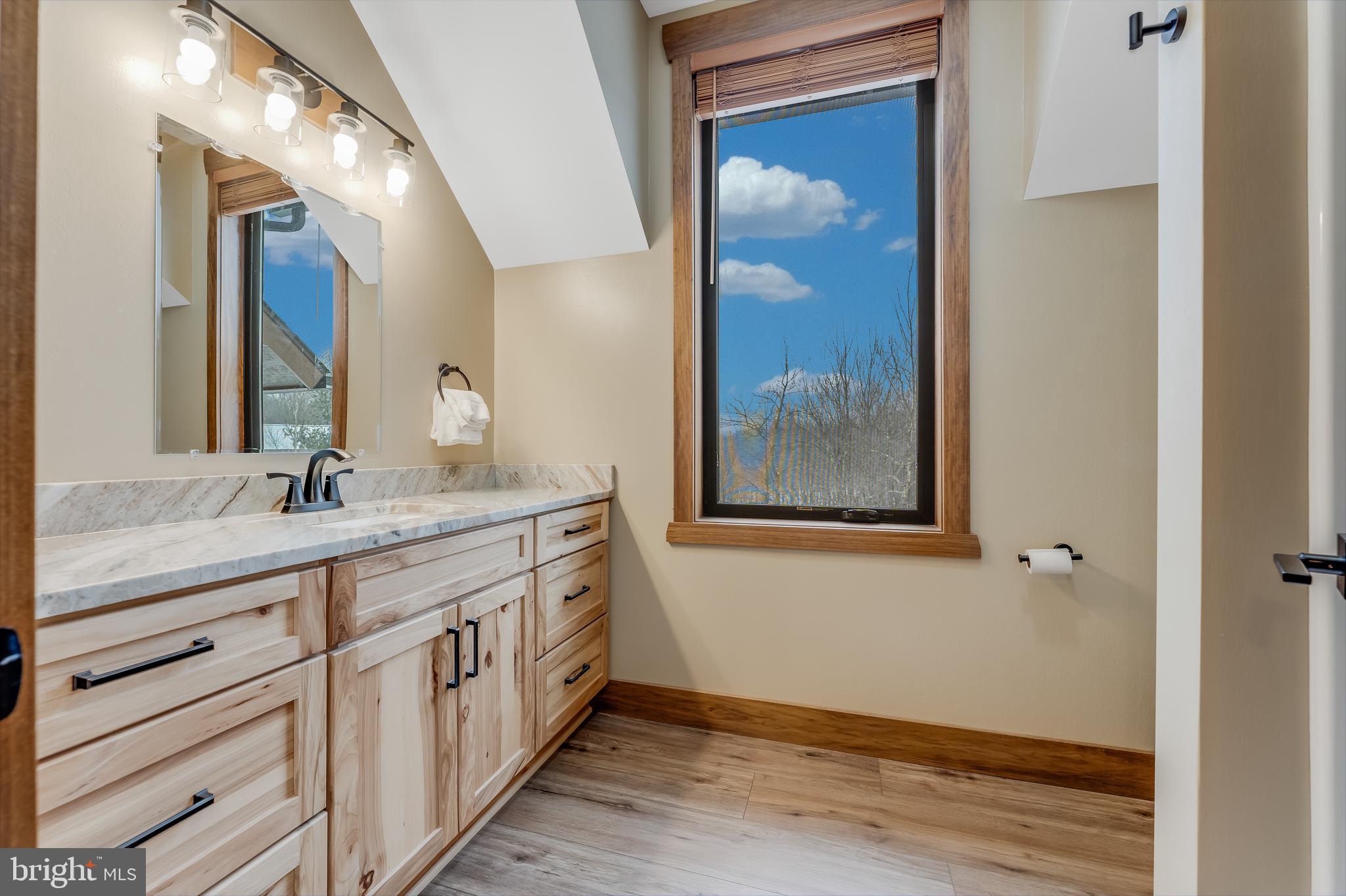 OVERLOOK CABINS - Residential