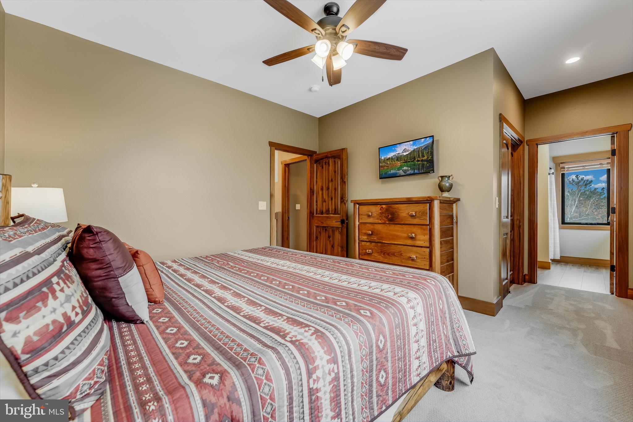 OVERLOOK CABINS - Residential