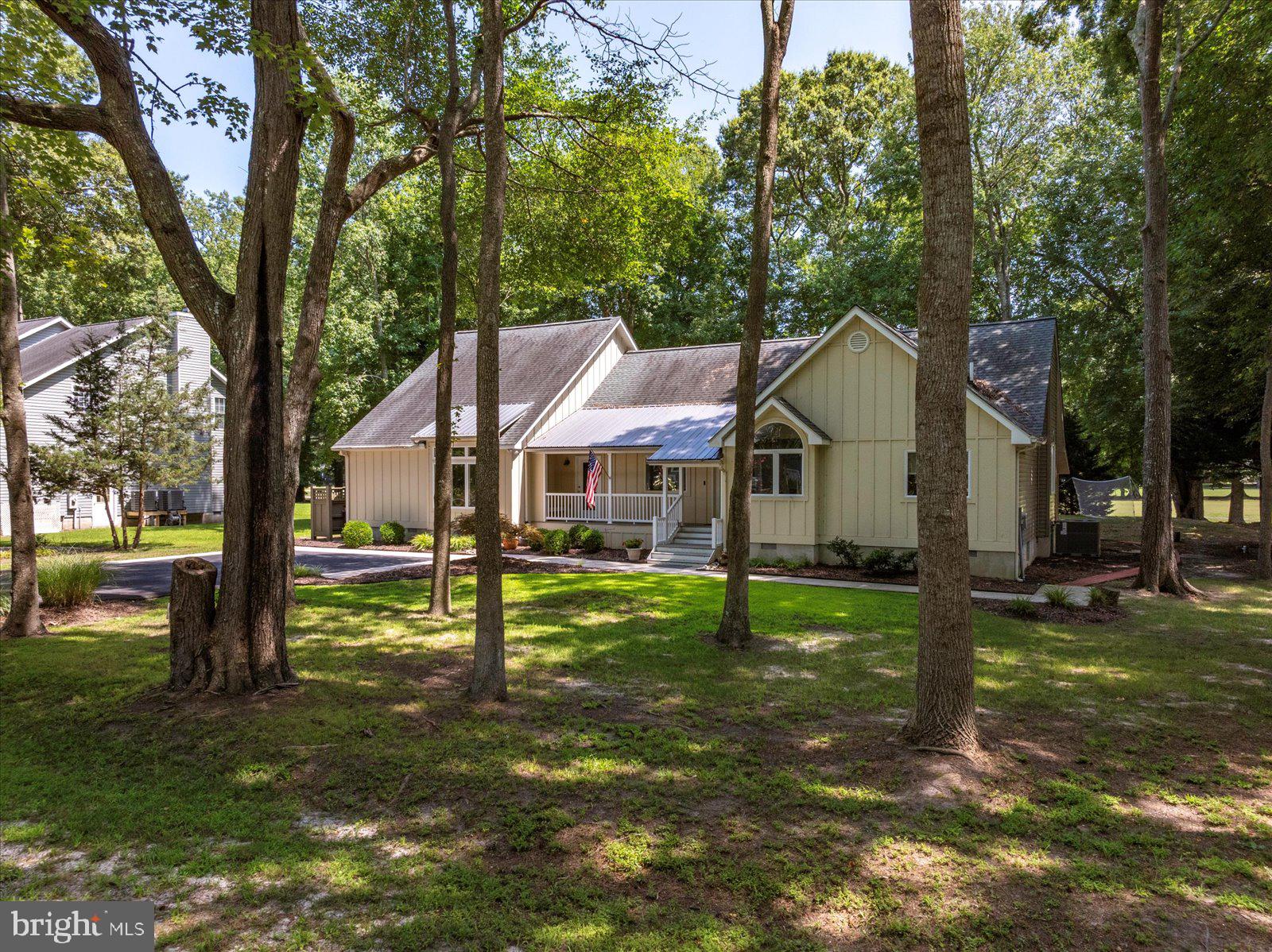 GOLF CLUB SHORES III - Residential