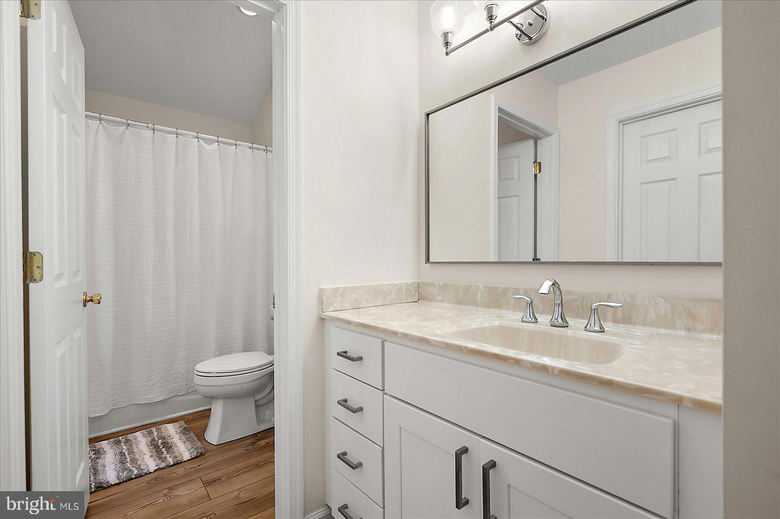 GOLF CLUB SHORES III - Residential