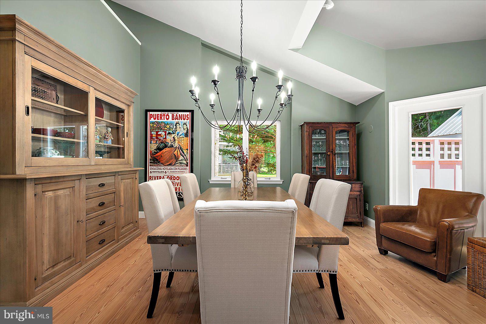 GOLF CLUB SHORES III - Residential