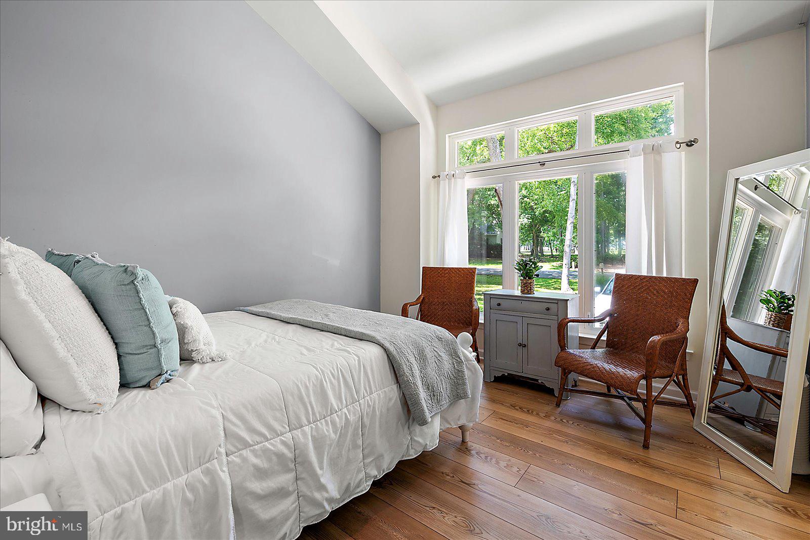 GOLF CLUB SHORES III - Residential