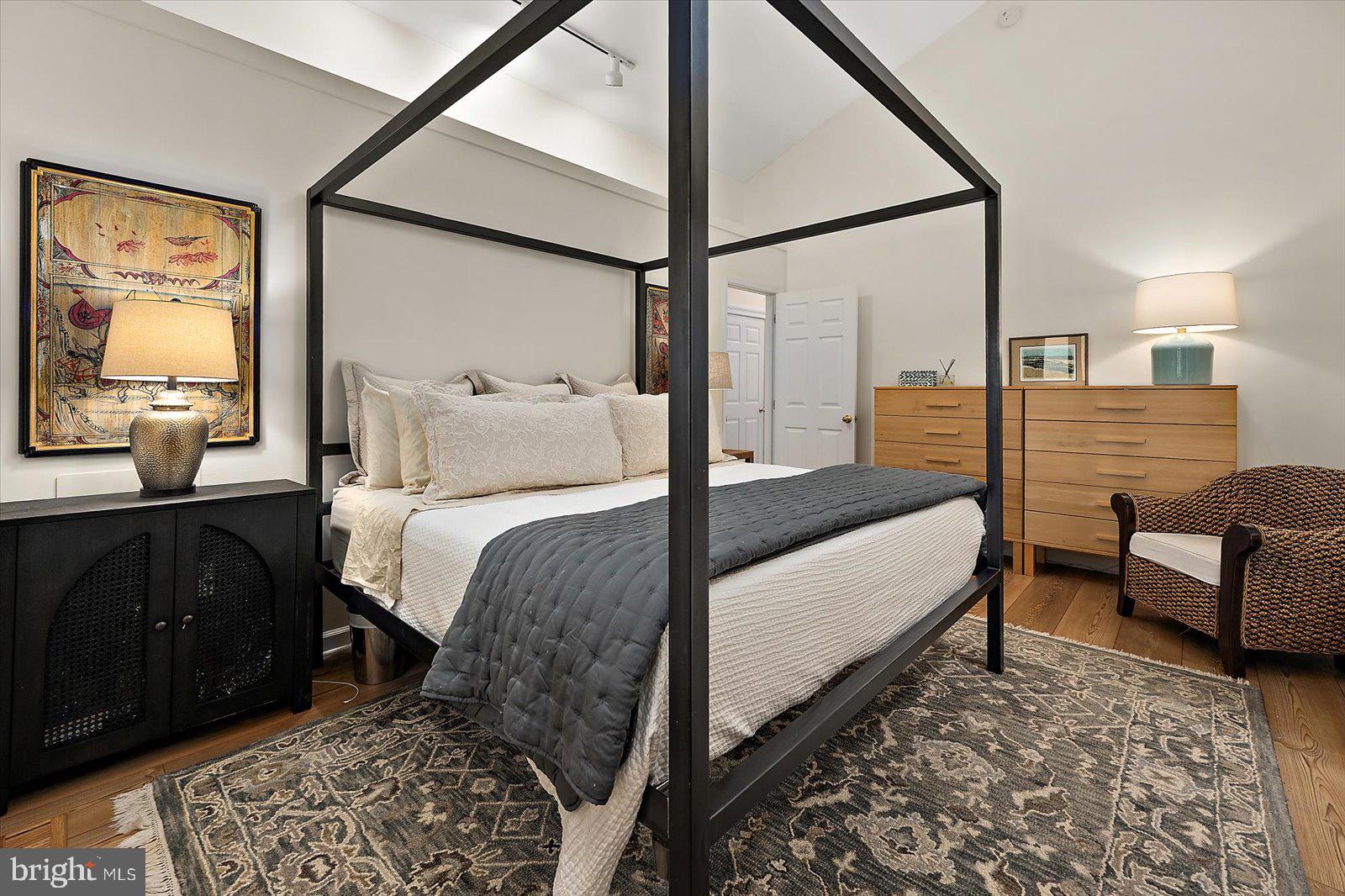 GOLF CLUB SHORES III - Residential