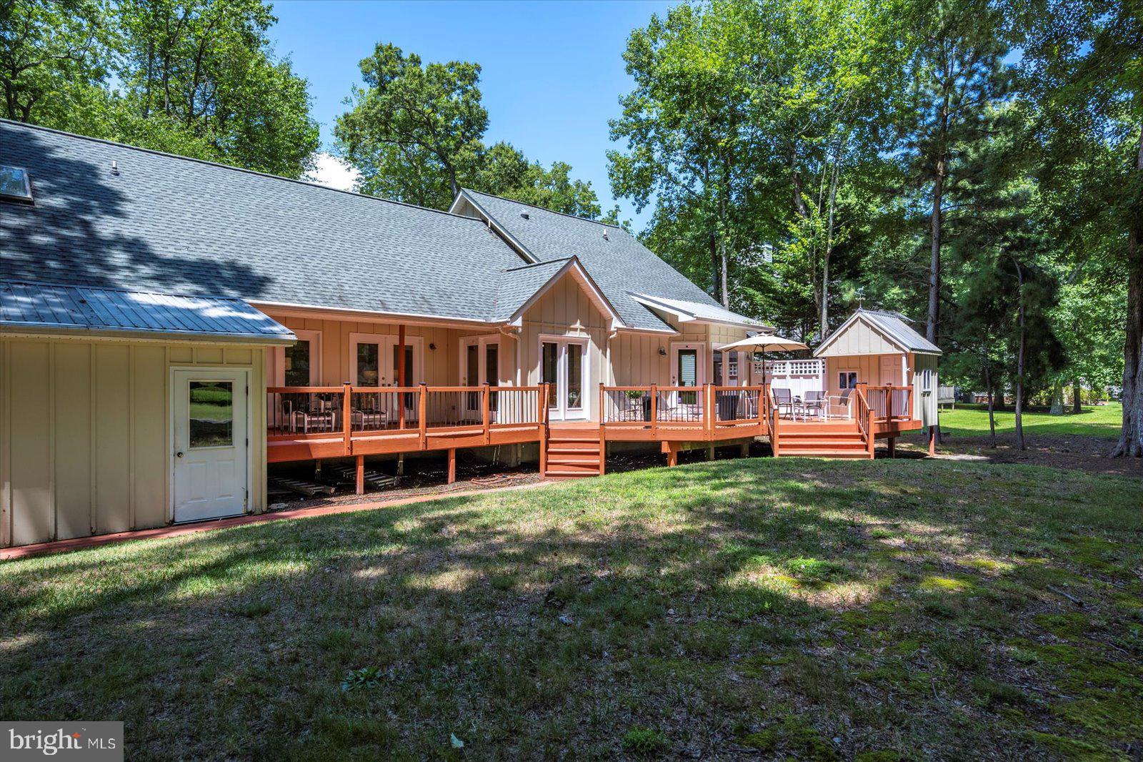 GOLF CLUB SHORES III - Residential