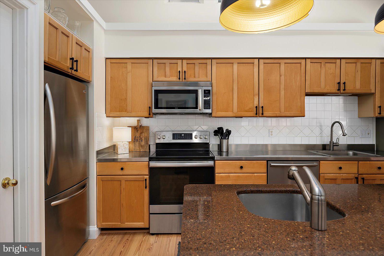 GOLF CLUB SHORES III - Residential