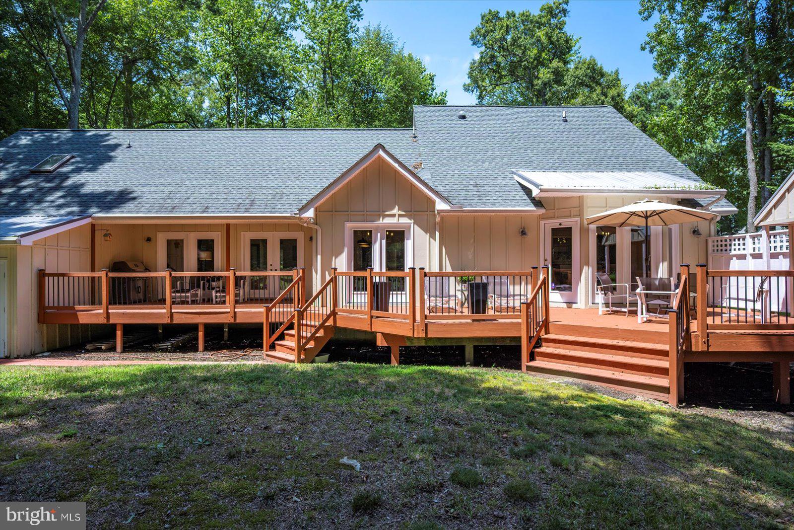 GOLF CLUB SHORES III - Residential