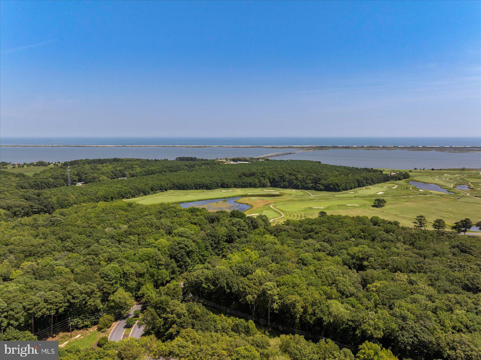 GOLF CLUB SHORES III - Residential