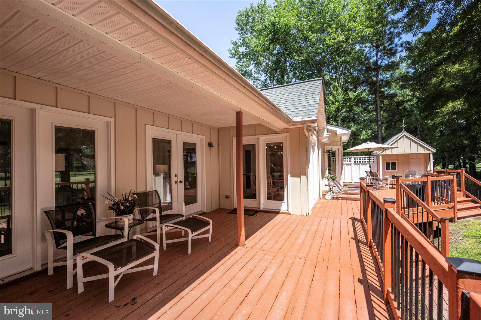 GOLF CLUB SHORES III - Residential