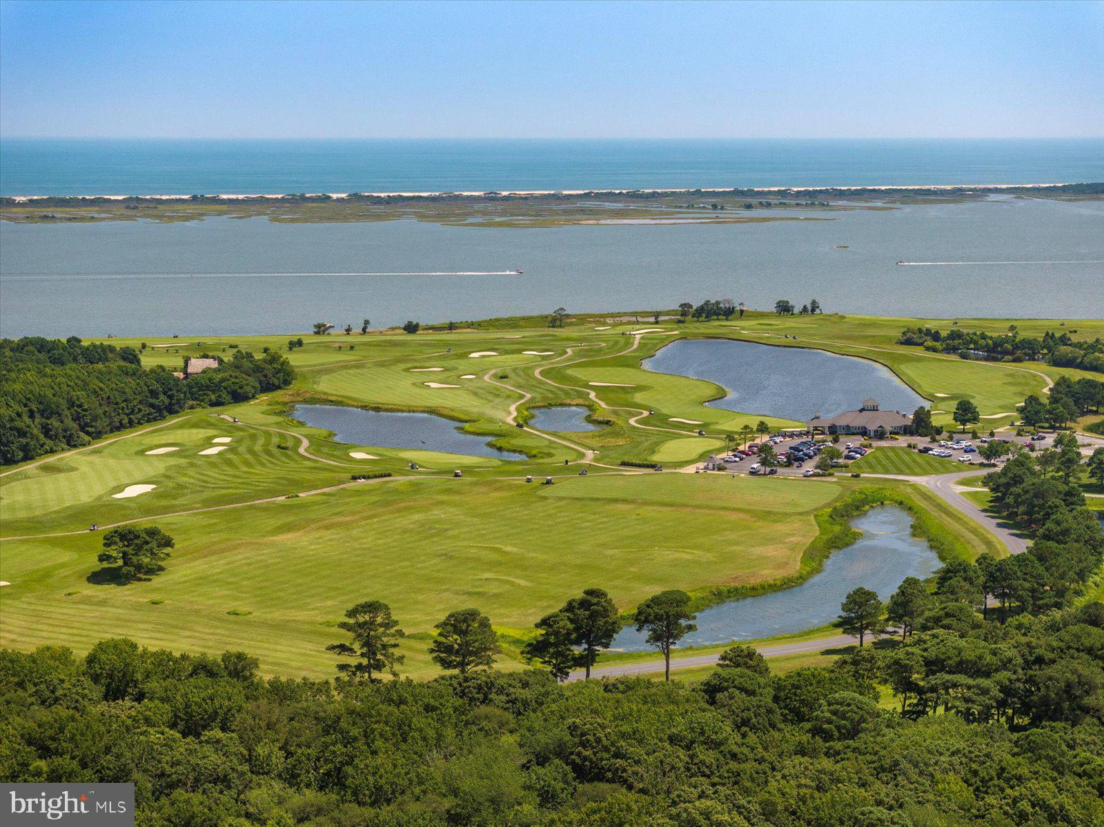 GOLF CLUB SHORES III - Residential