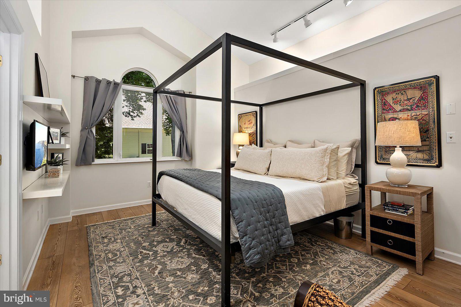 GOLF CLUB SHORES III - Residential