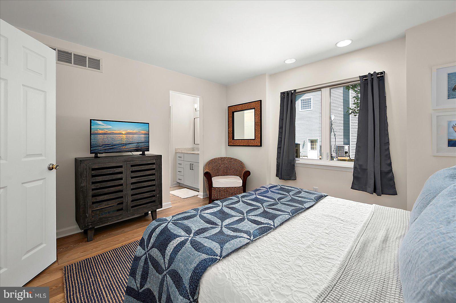 GOLF CLUB SHORES III - Residential