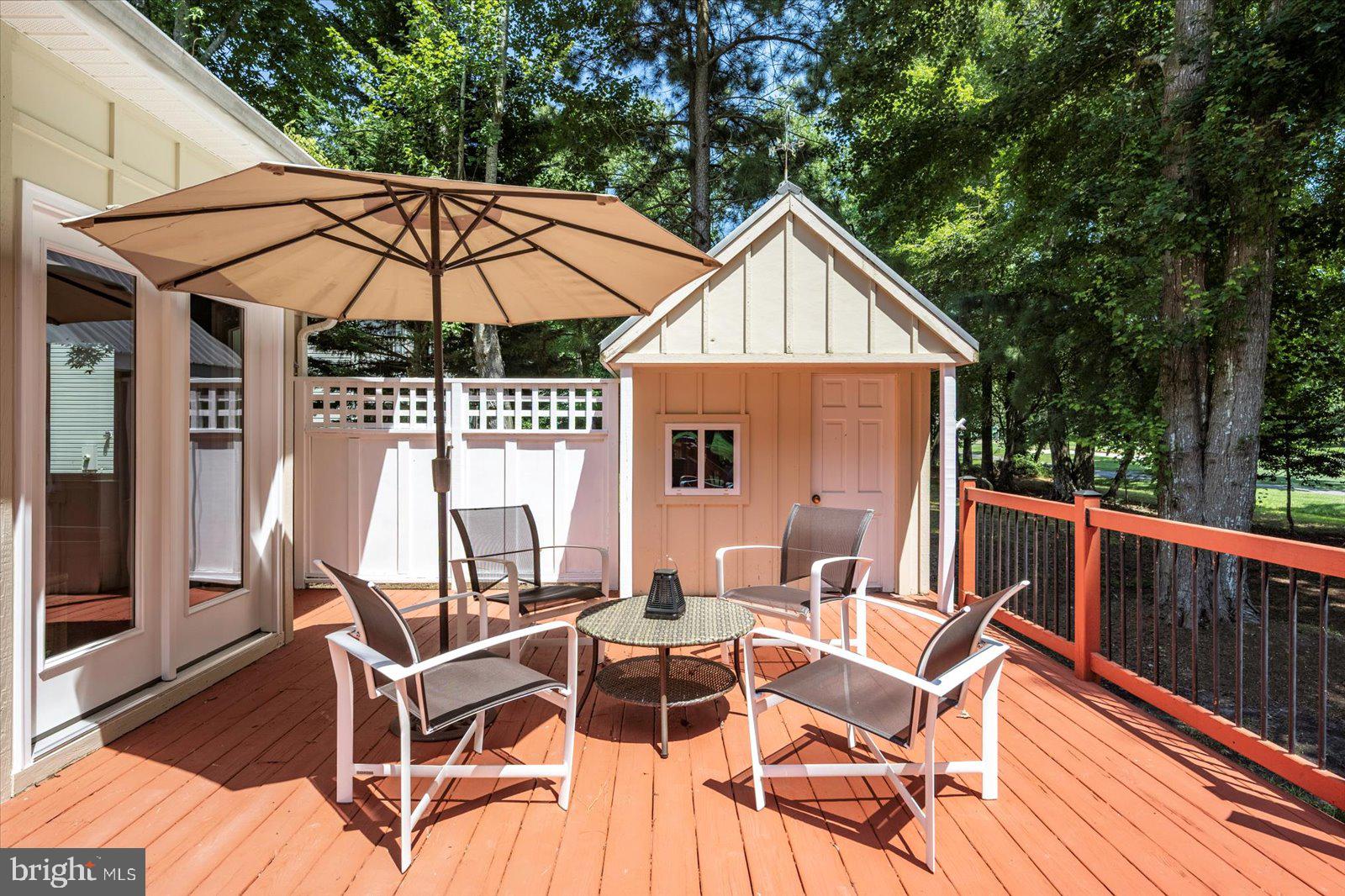 GOLF CLUB SHORES III - Residential