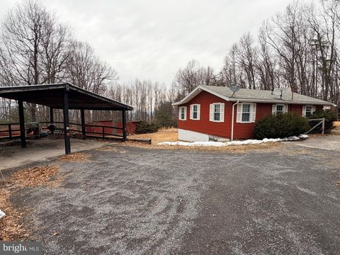Photo of 262 Jamie Road, MCCONNELLSBURG, PA 17233 (MLS # PAFU2001948)