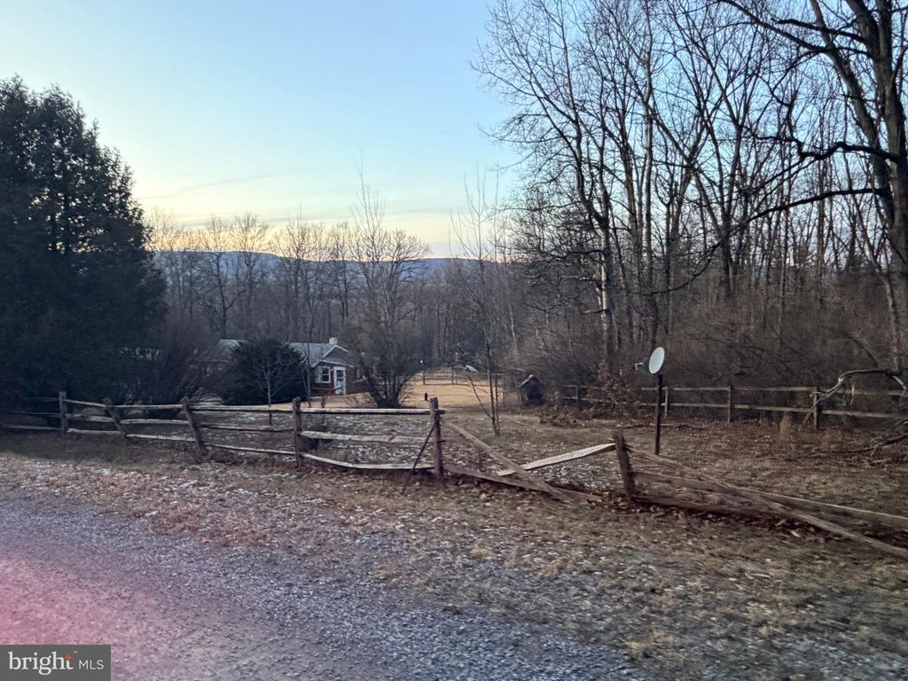 Photo of 262 Jamie Road, MCCONNELLSBURG, PA 17233 (MLS # PAFU2001948)