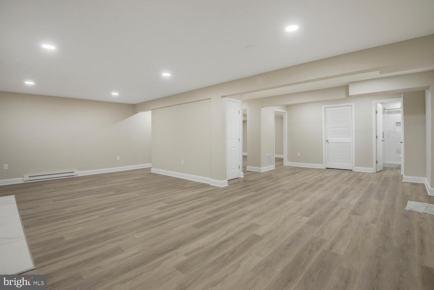 SHARON WOODS - Residential