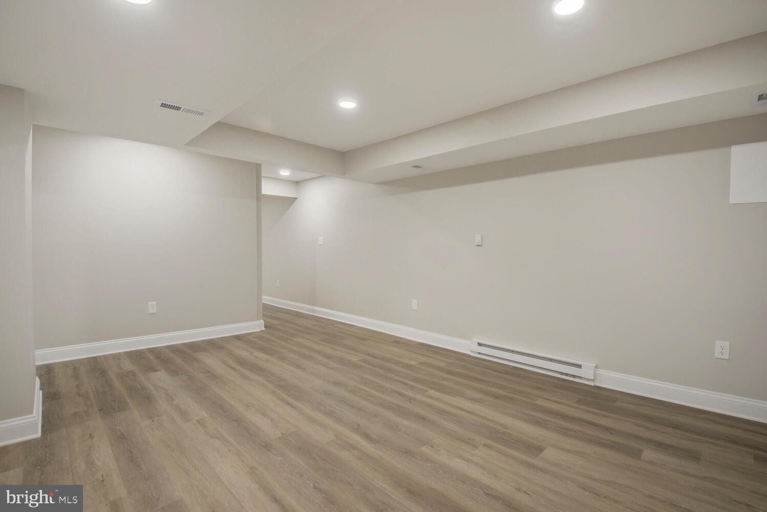 SHARON WOODS - Residential