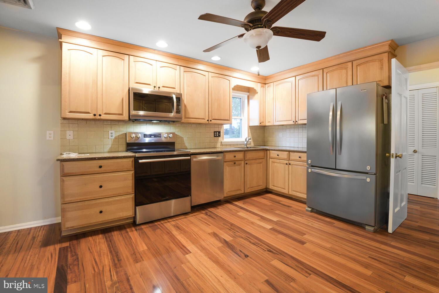 SHARON WOODS - Residential