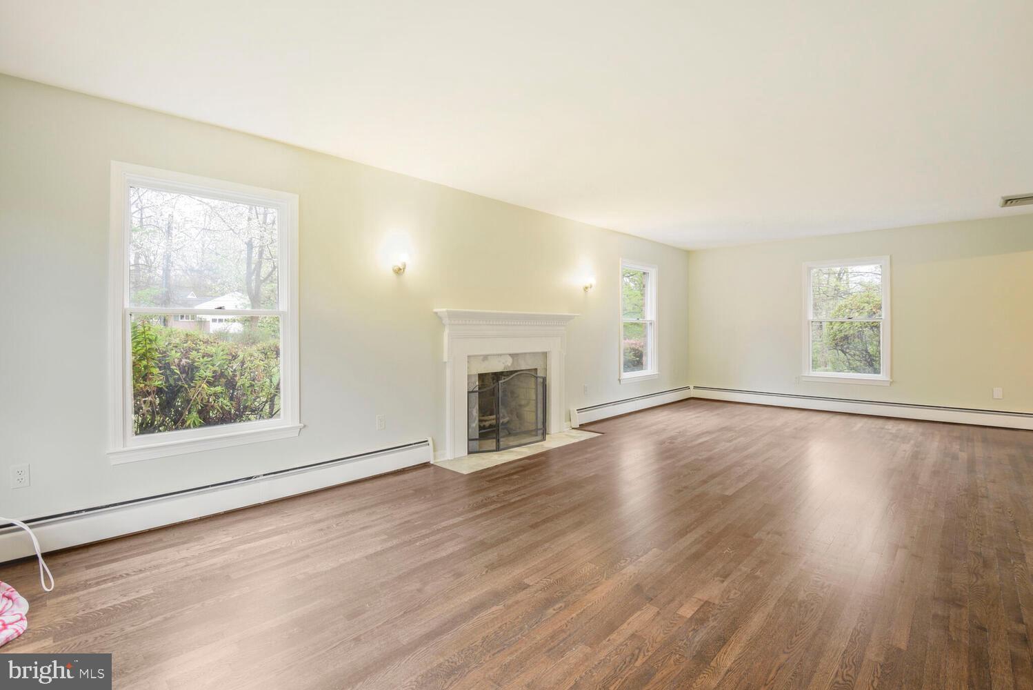 SHARON WOODS - Residential