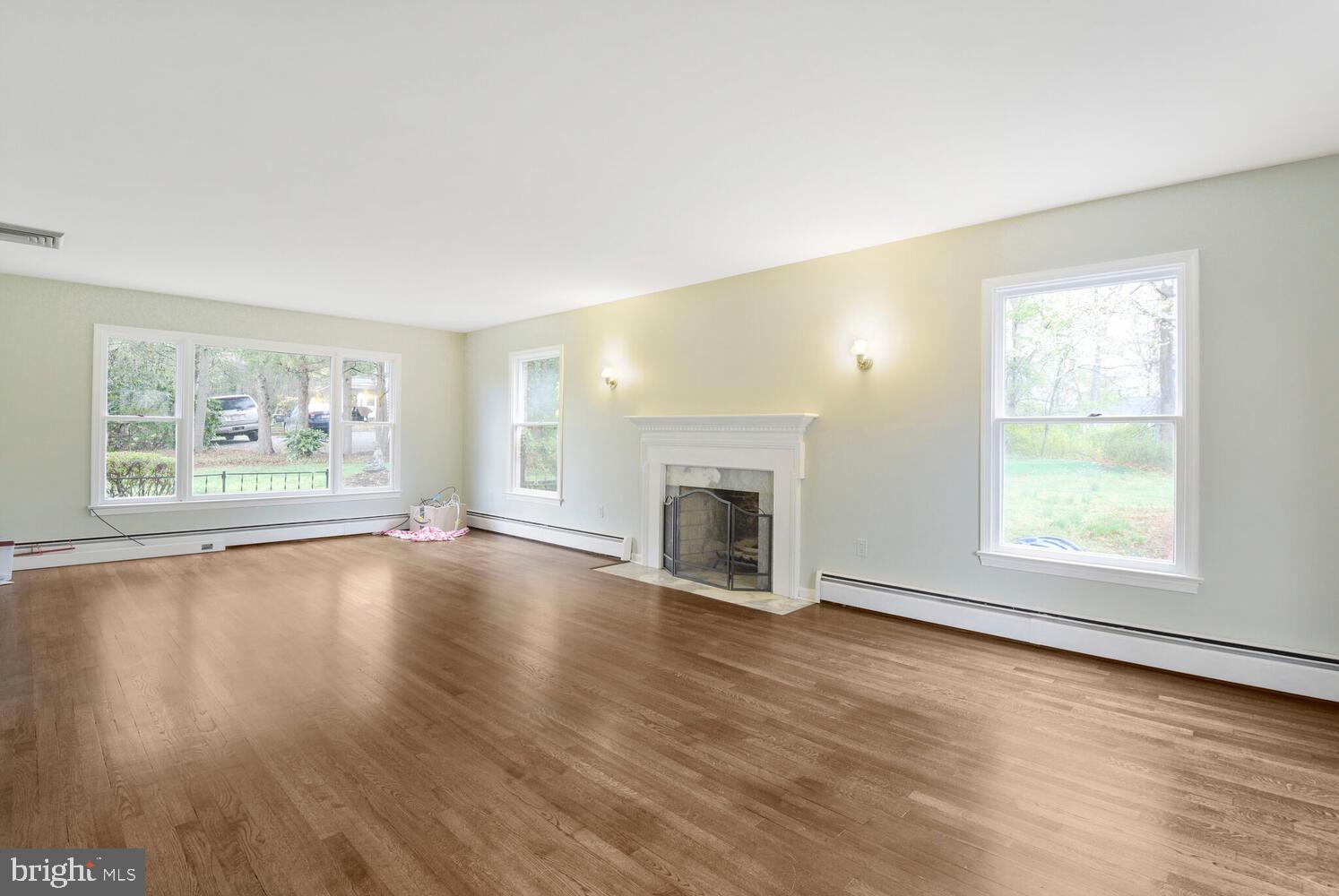 SHARON WOODS - Residential