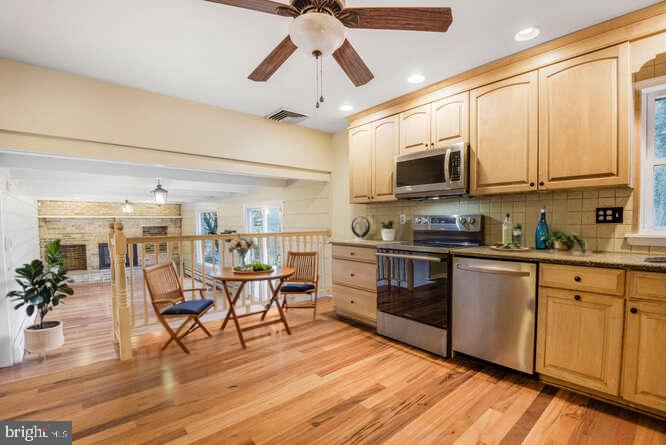 SHARON WOODS - Residential