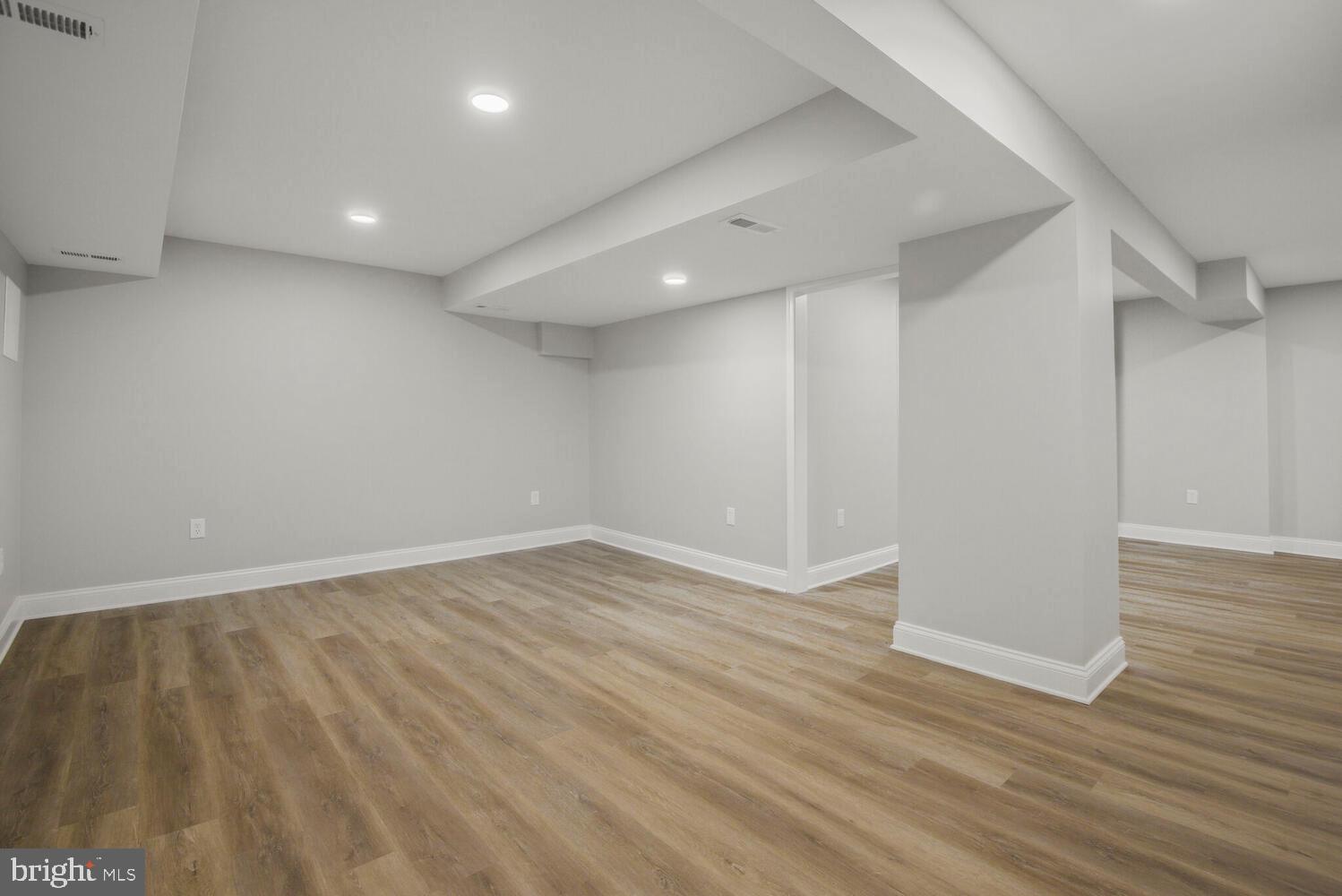 SHARON WOODS - Residential