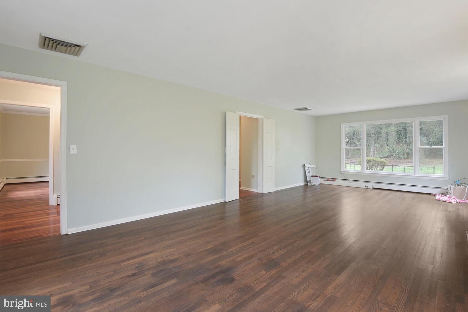 SHARON WOODS - Residential