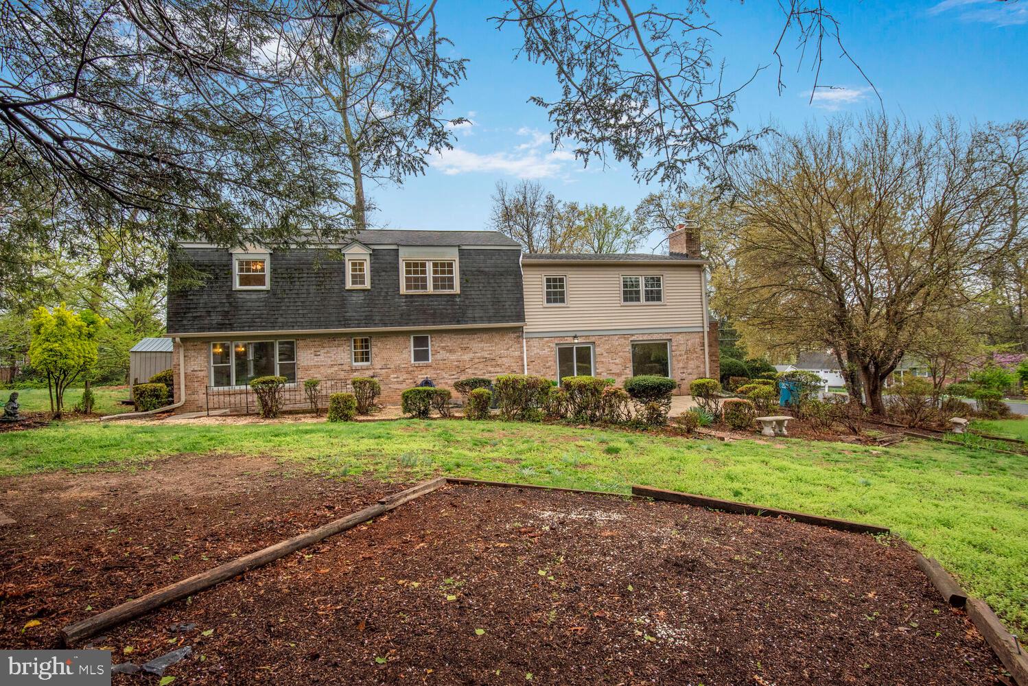 SHARON WOODS - Residential