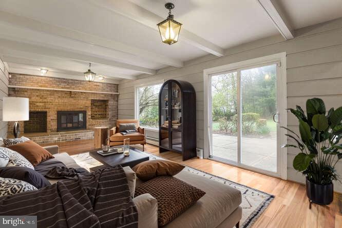 SHARON WOODS - Residential