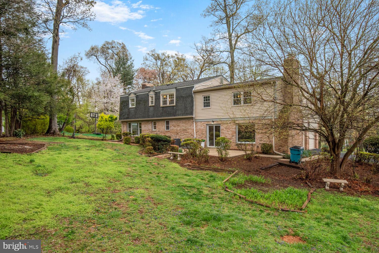 SHARON WOODS - Residential