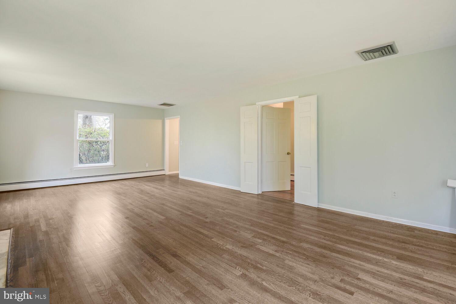 SHARON WOODS - Residential