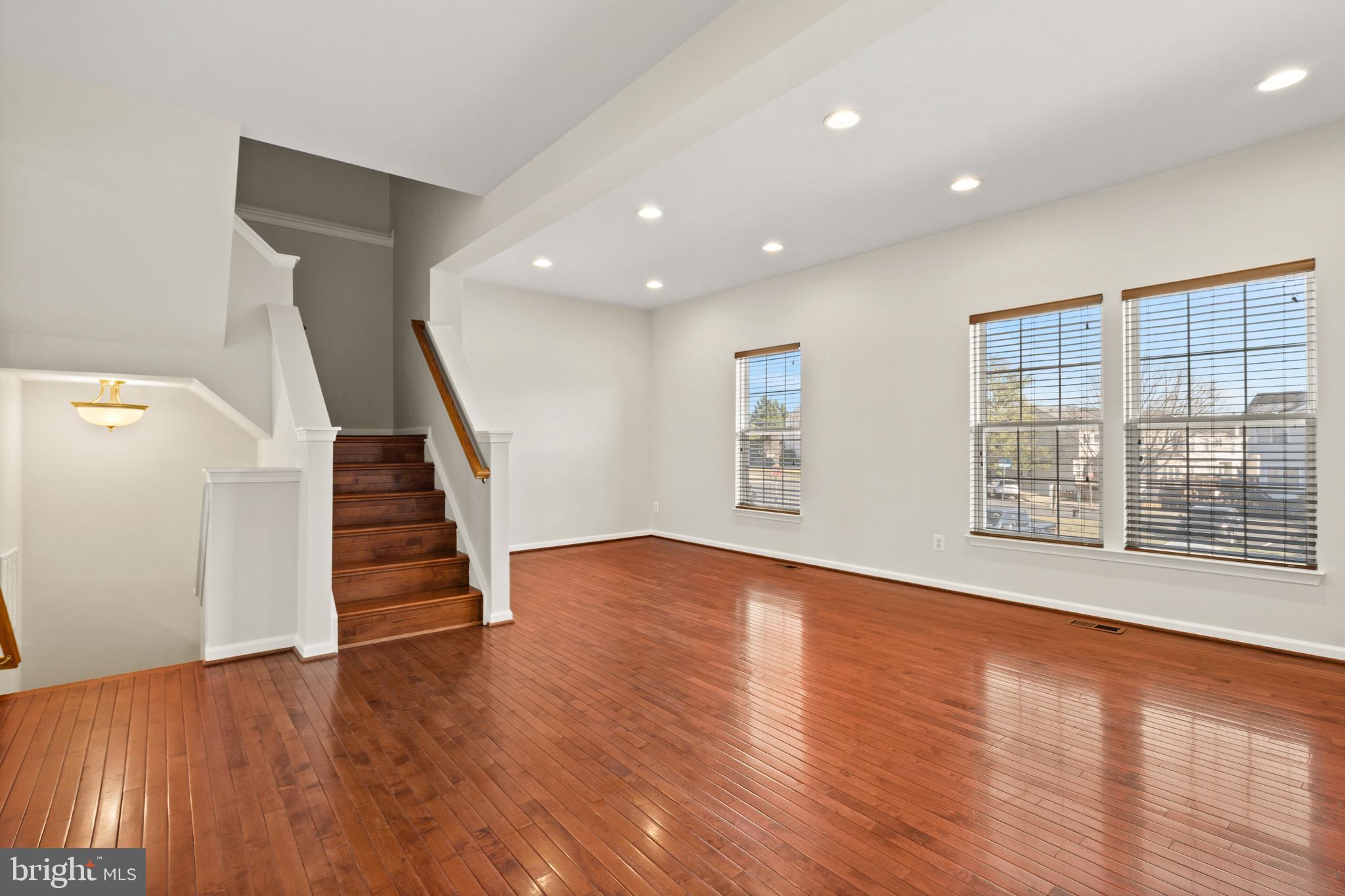 COMPTON VILLAGE - Residential