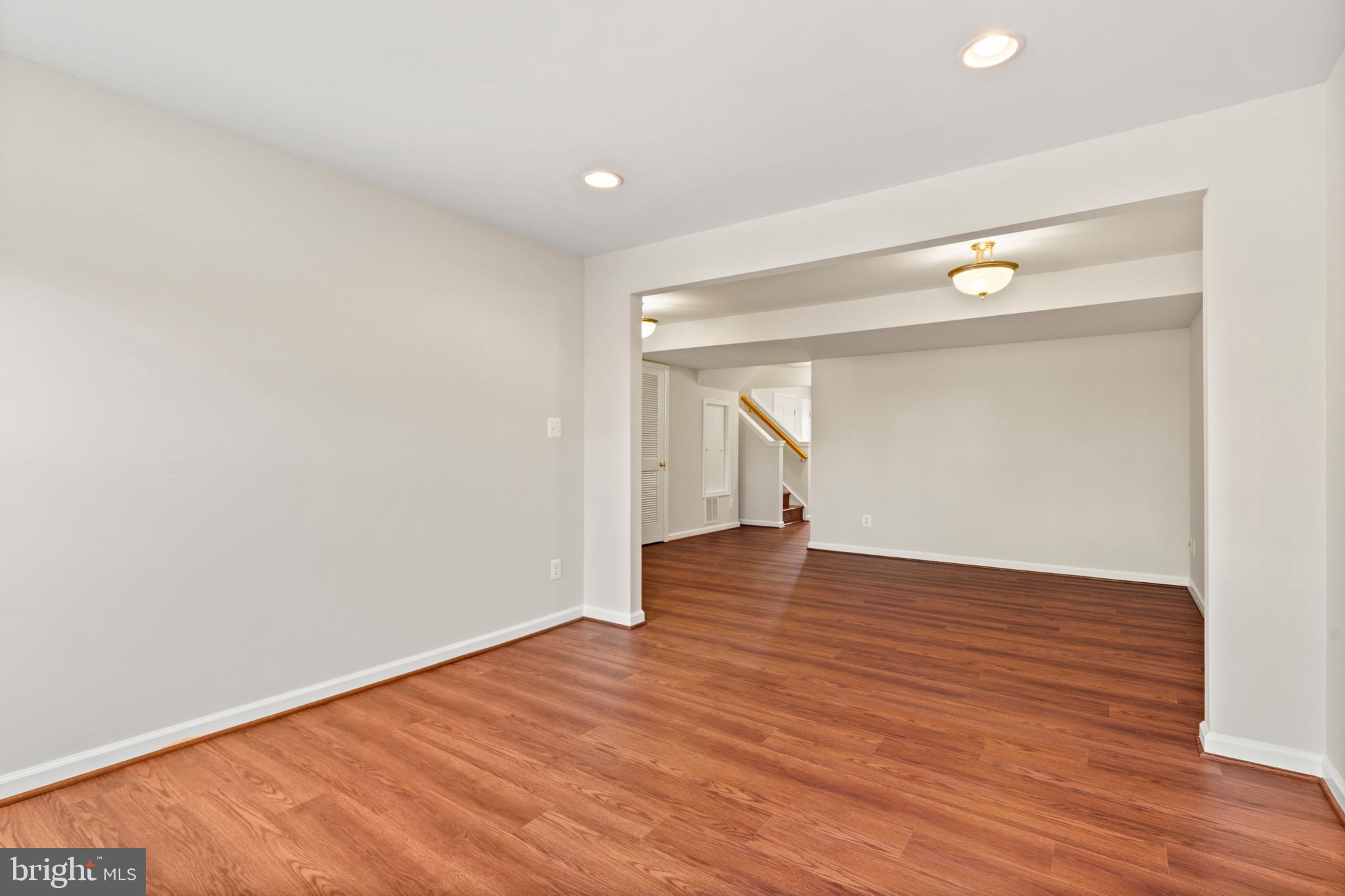 COMPTON VILLAGE - Residential