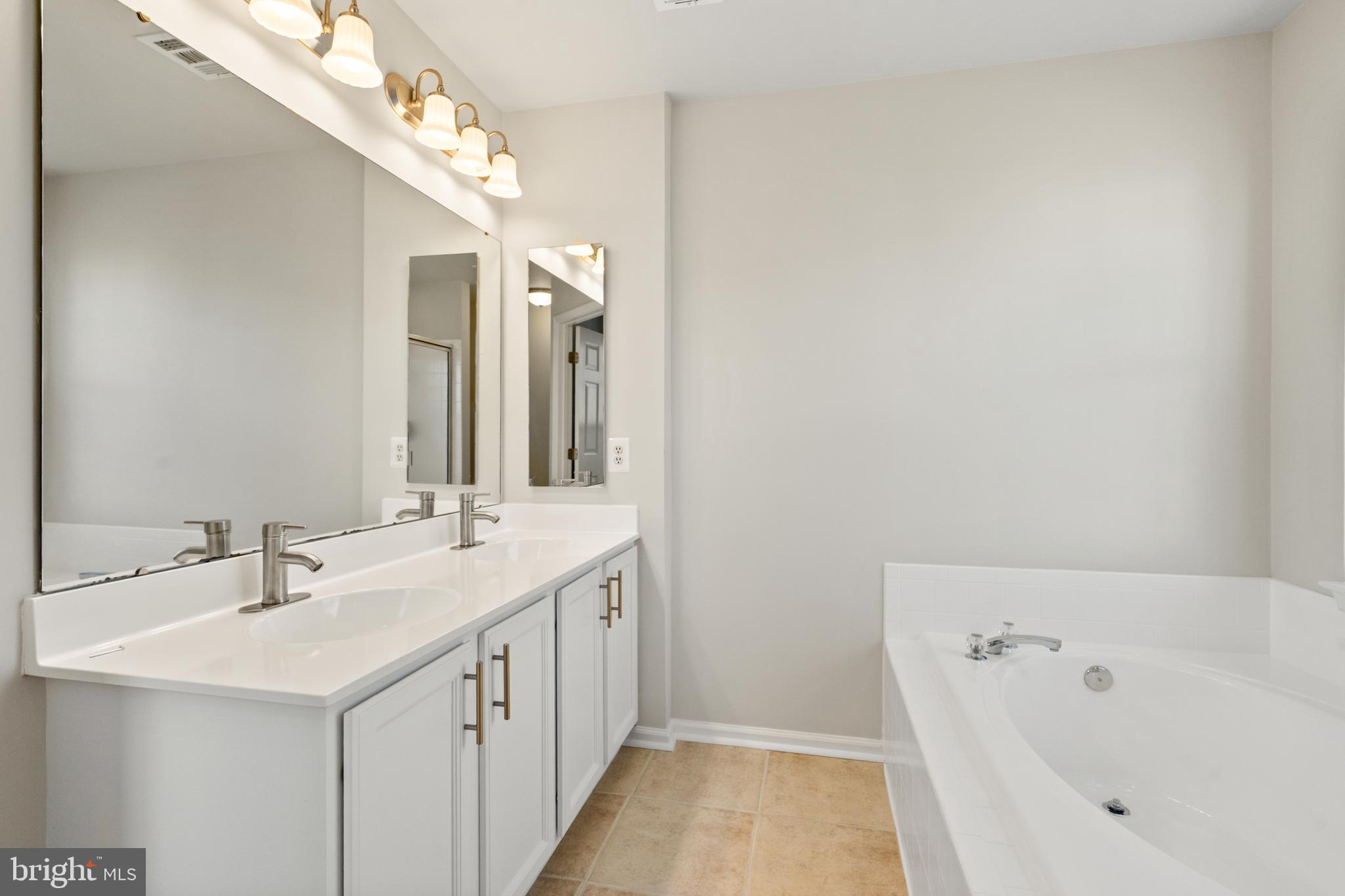 COMPTON VILLAGE - Residential