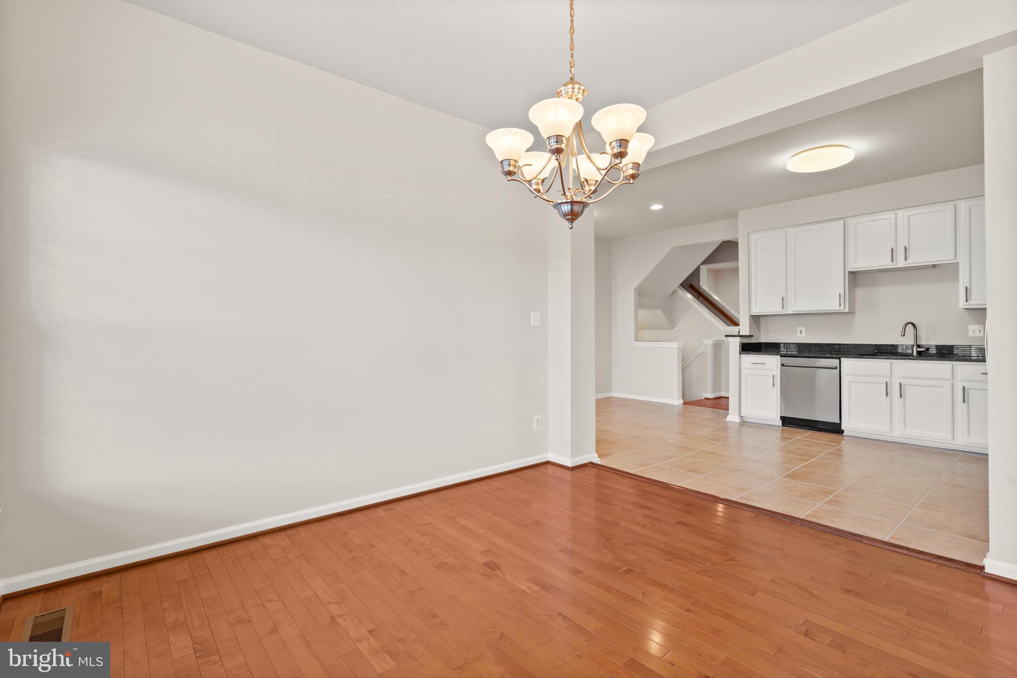 COMPTON VILLAGE - Residential