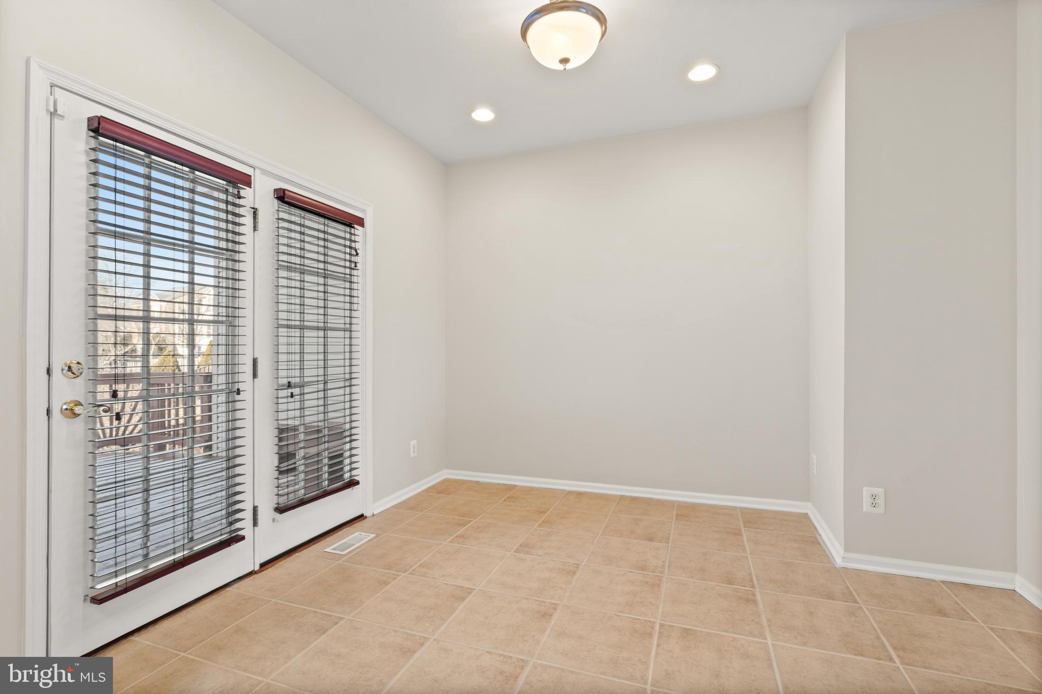 COMPTON VILLAGE - Residential